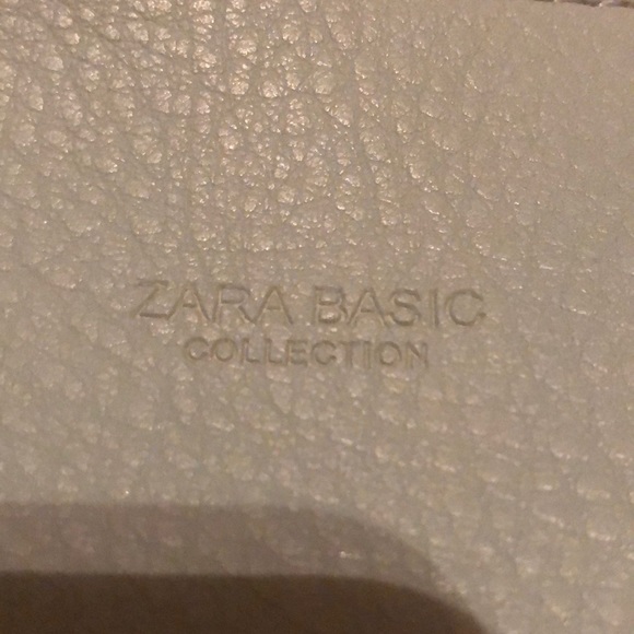 🛍Zara Basic Collection Wristlet - Picture 2 of 6